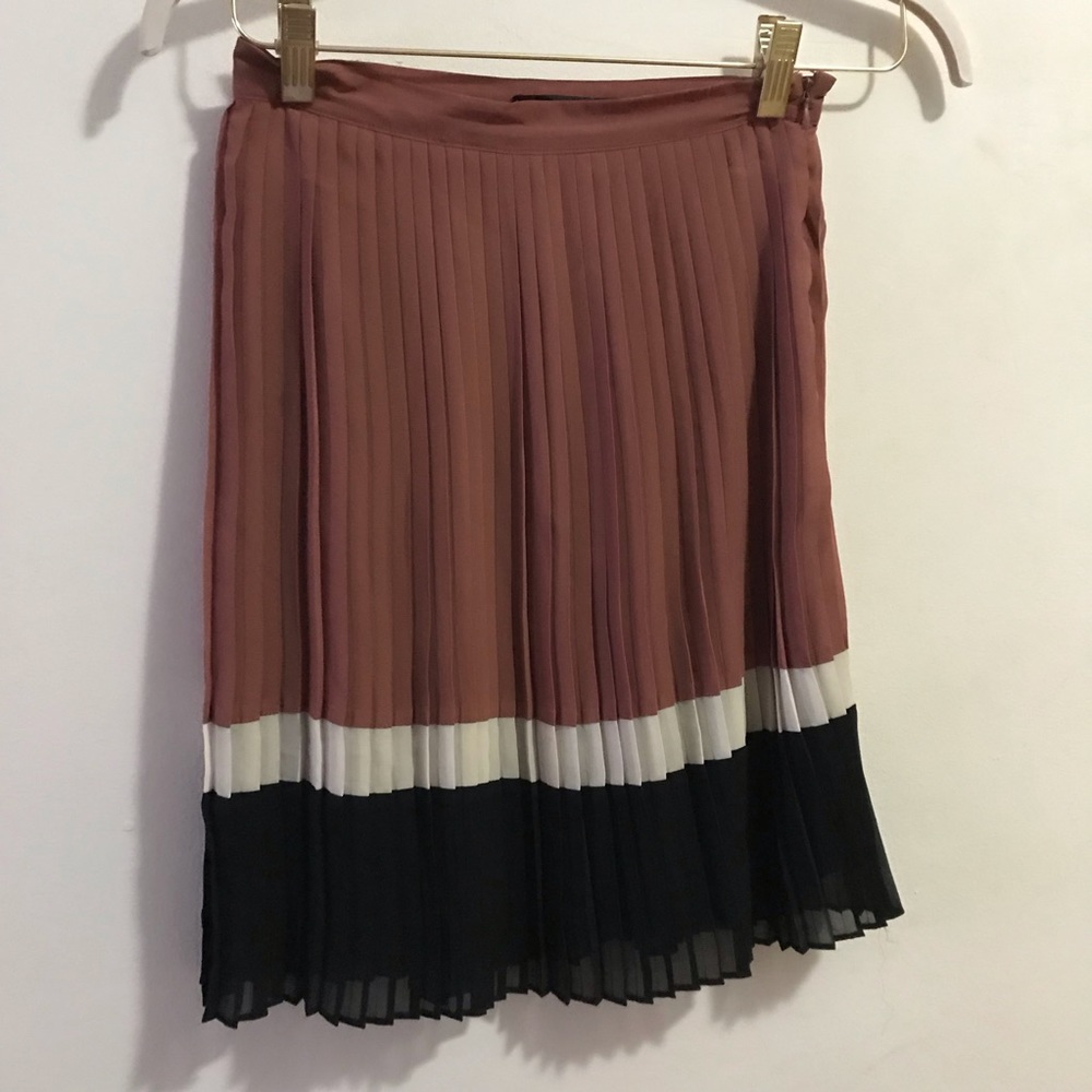 Brown, White, Black Colorblocked Pleated Skirt